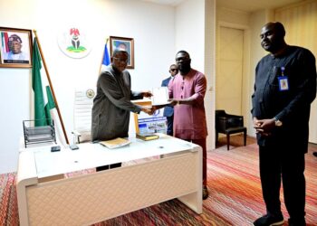 Gov. Otu Presents Certificates of Occupancy to Landowners, Commends CRGIA