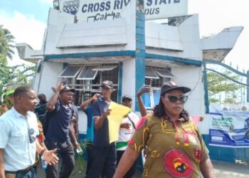 Cross River Varsity staff protest over unpaid wages