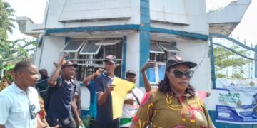 Cross River Varsity staff protest over unpaid wages