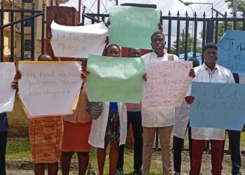 UNICAL students protest alleged unfair screening in Nursing, Medicine departments